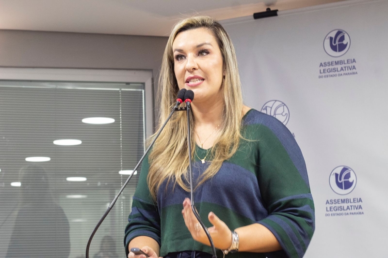Camila Toscano se destaca entre os 10 primeiros colocados em pesquisa de intenção de votos para 2026