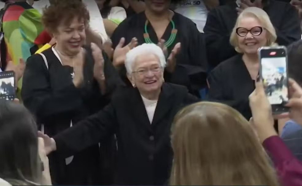 Deputada federal paraibana Luiza Erundina recebe título de Doutora Honoris Causa pela UFPB