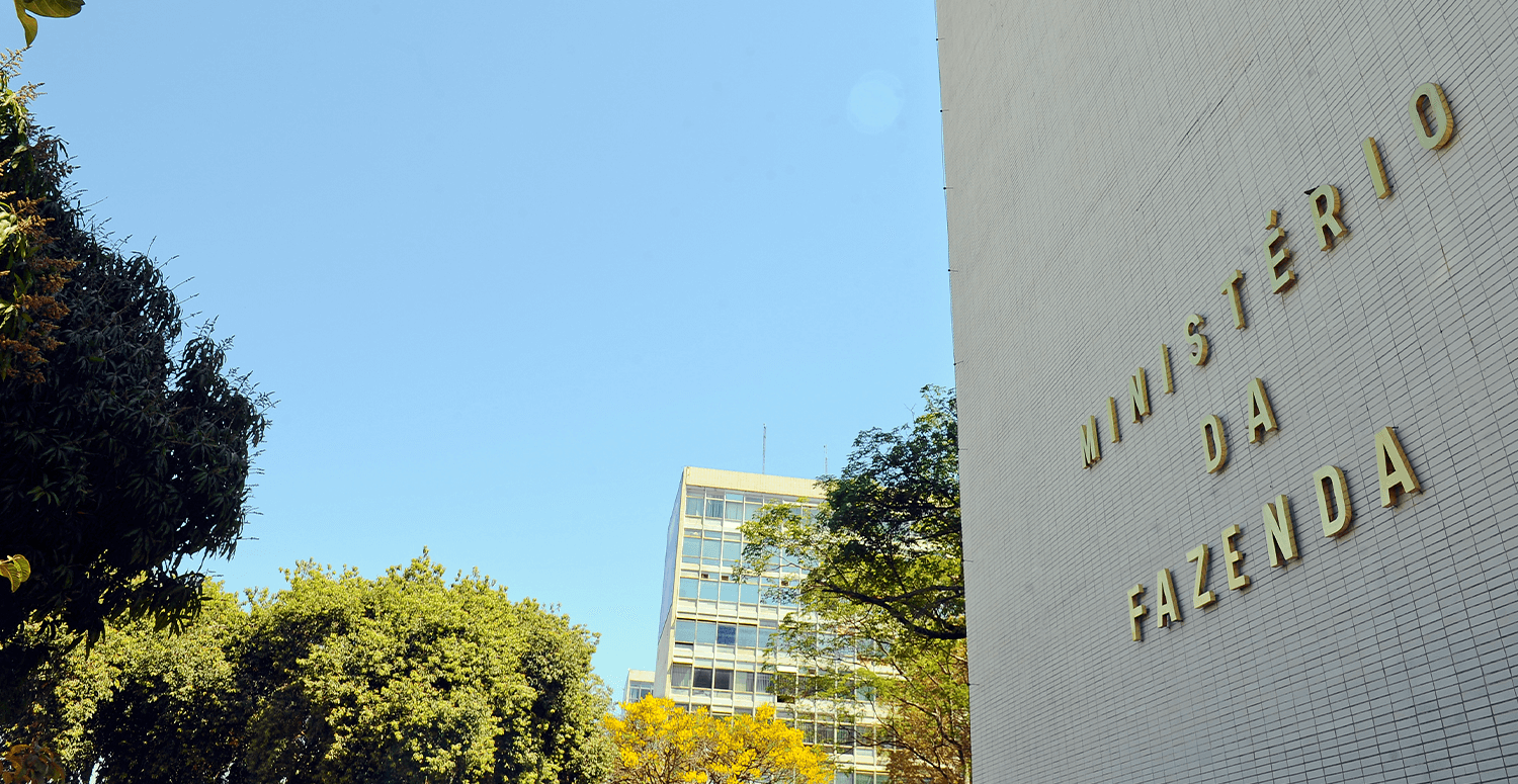 Orçamento de 2026 prevê salário mínimo de R$ 1.631