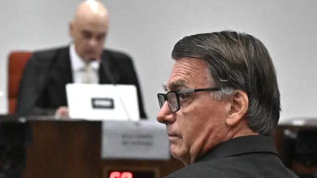 Bolsonaro não irá comparecer a julgamento no STF, informa defesa