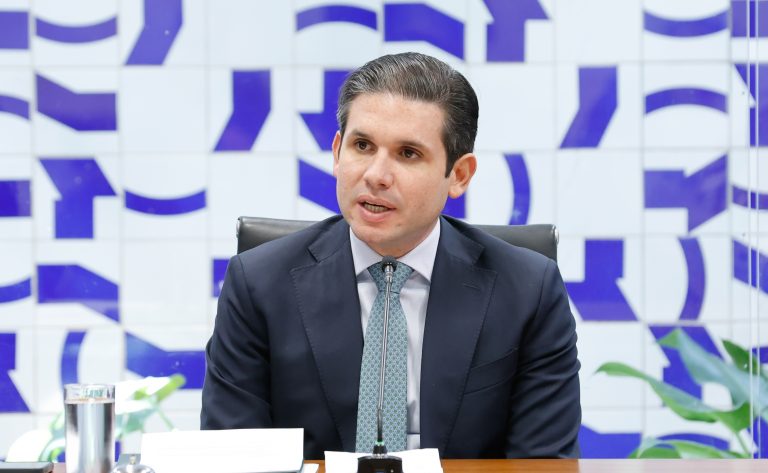 Hugo confirma a líderes que vai pautar anistia