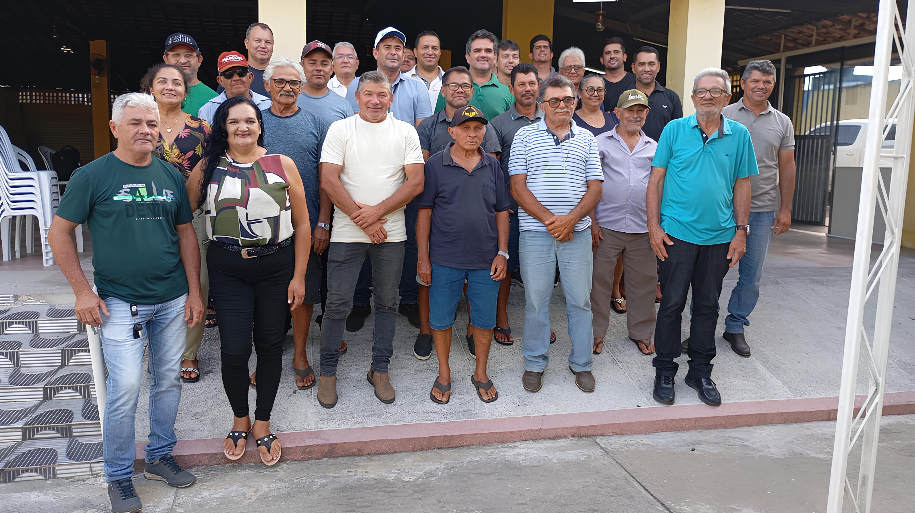 Associação de Duas Estradas em parceria com a Codevasf  discute entrega de máquinas agrícolas para fortalecer a agricultura local