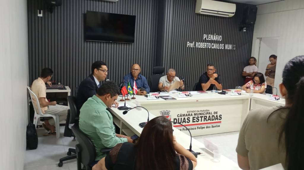 Presidente da Câmara de Duas Estradas nega licença a vereador John Leno com base em parecer jurídico controverso, e decisão levanta suspeitas de motivação&nbsp;política