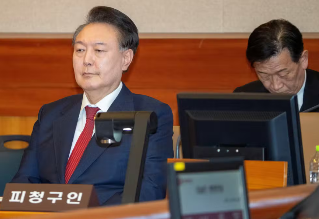 Ex-presidente da Coreia do Sul é condenado à prisão perpétua por tentativa de golpe