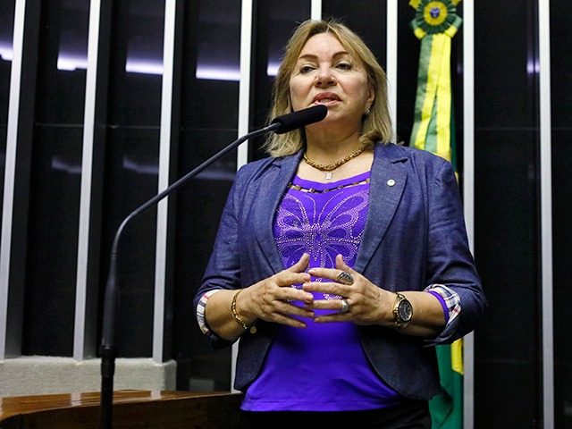 Fraude em descontos do INSS: deputada é alvo da PF e terá que usar tornozeleira