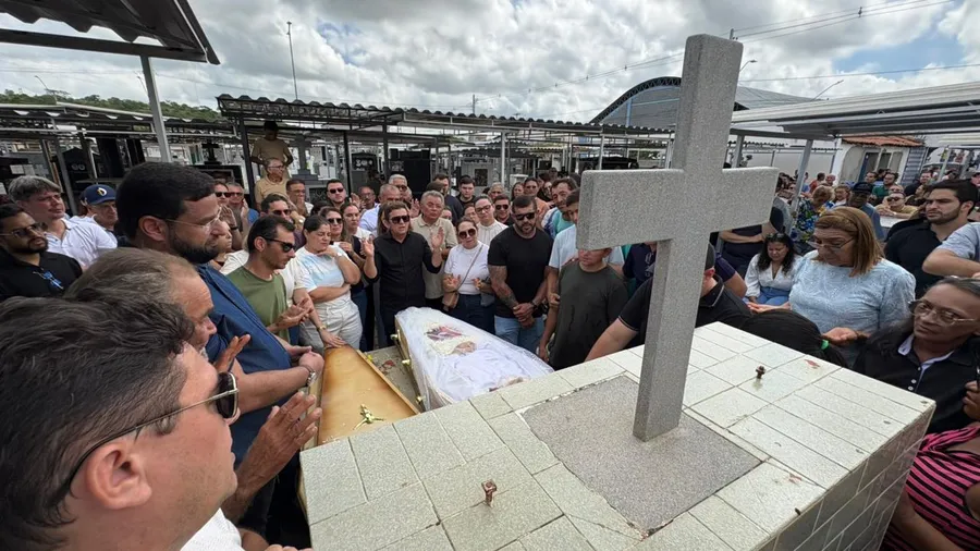 Enterro de mulher que morreu após comer pizza acontece nesta quarta-feira (18)