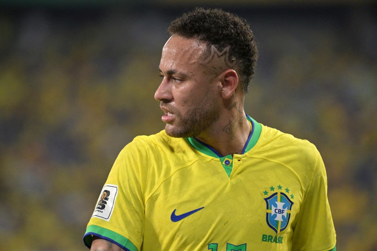 Neymar tem lesão de grau 2 na panturrilha confirmada e vira problema para a Seleção Brasileira