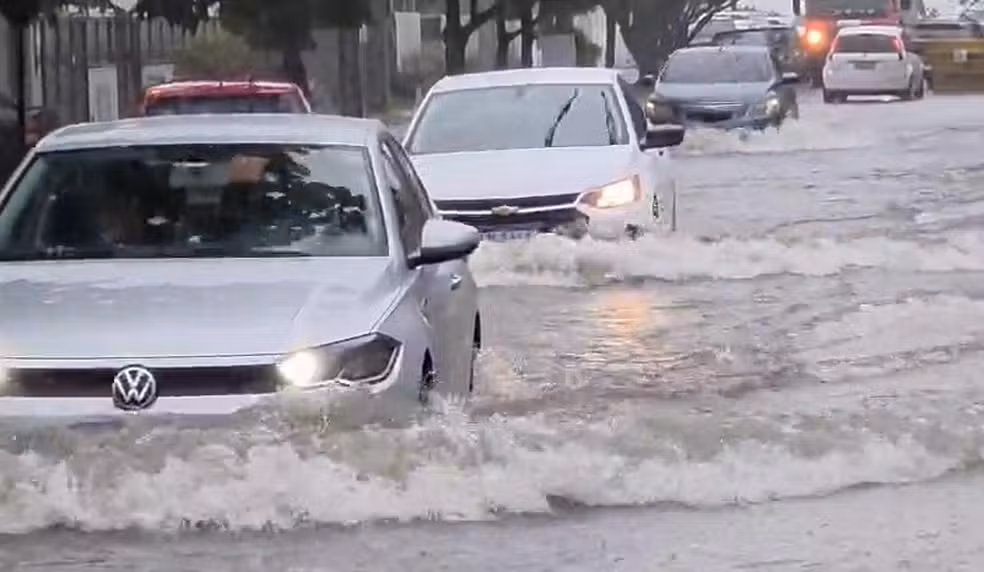 Paraíba tem alerta de chuvas para mais de 50 cidades nesta terça-feira; confira previsão do tempo